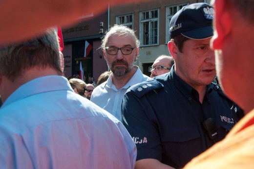 Zajścia przed bazyliką Mariacką