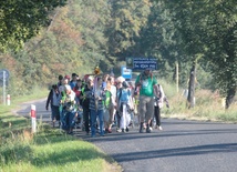 Niepełnosprawni wędrują do Matki