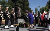 Premier Beata Szydło złożyła kwiaty pod pomnikiem Anny Walentynowicz