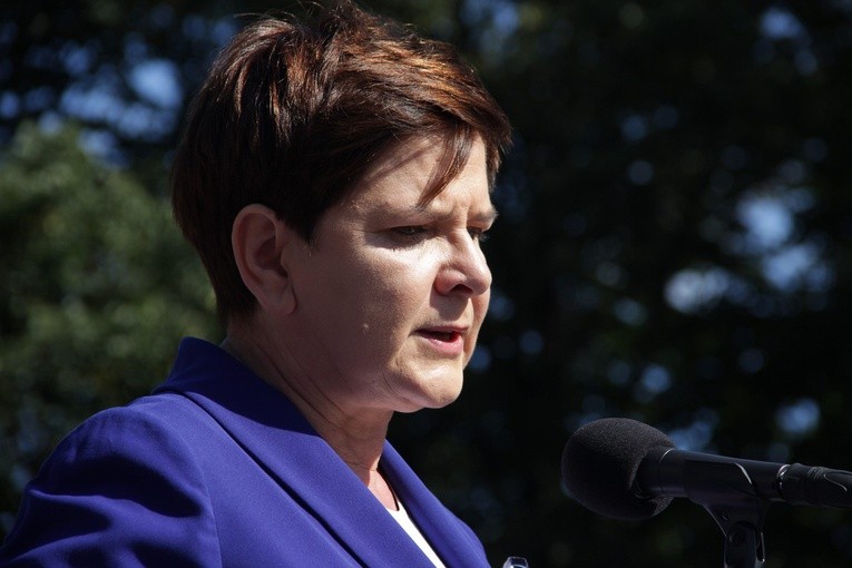 Premier Beata Szydło złożyła kwiaty pod pomnikiem Anny Walentynowicz