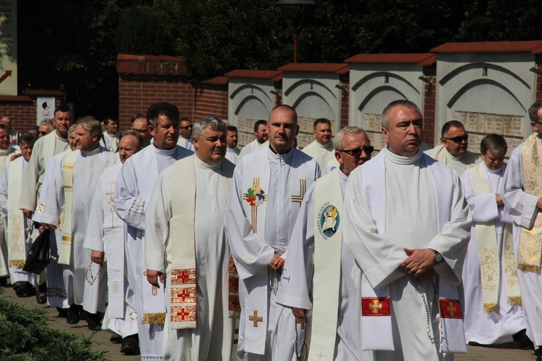 Pielgrzymka duchowieństwa metropolii górnośląskiej do Łagiewnik - cz. II (31 sierpnia 2016).