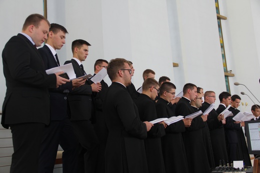 Pielgrzymka duchowieństwa metropolii górnośląskiej do Łagiewnik - cz. III (31 sierpnia 2016).