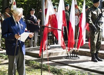 Wojenne wspomnienia na polanie Kałużówka