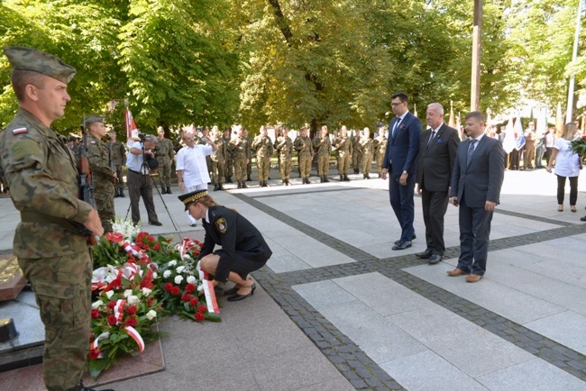 Odsłonięcie pomnika 72. Pułku Piechoty