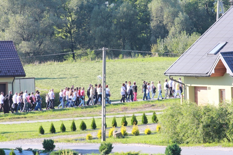 Droga Krzyżowa w Wielogłowach