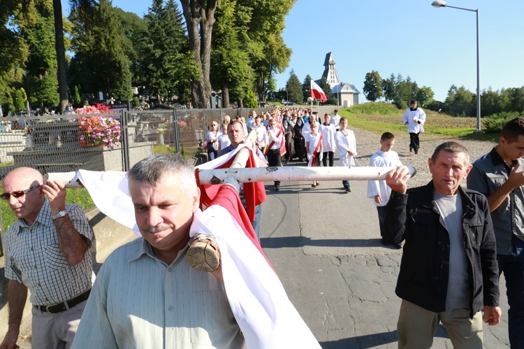 Droga Krzyżowa w Wielogłowach