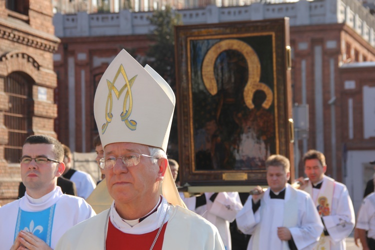 Peregrynacja ikony MB Częstochowskiej w parafii MB Pocieszenia w Żyrardowie