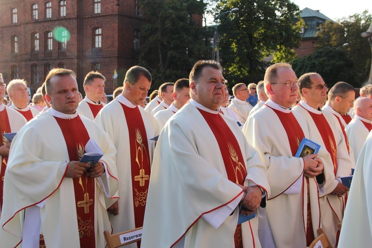 Peregrynacja ikony MB Częstochowskiej w parafii MB Pocieszenia w Żyrardowie