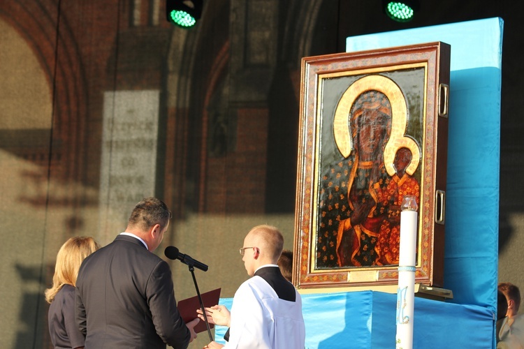 Peregrynacja ikony MB Częstochowskiej w parafii MB Pocieszenia w Żyrardowie