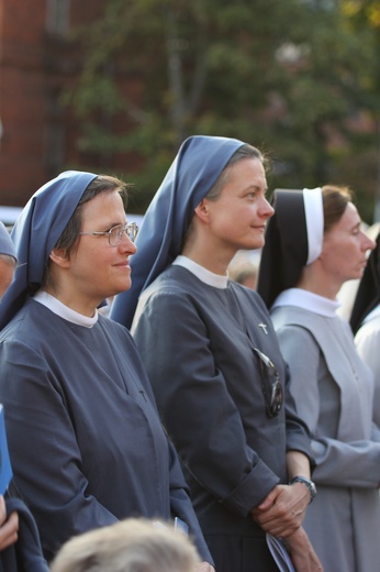 Peregrynacja ikony MB Częstochowskiej w parafii MB Pocieszenia w Żyrardowie