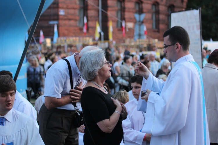 Peregrynacja ikony MB Częstochowskiej w parafii MB Pocieszenia w Żyrardowie