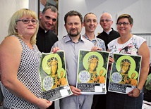 	Katecheci zapraszają do udziału w nawiedzeniu obrazu Matki Bożej Częstochowskiej.