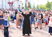 Ks. Grzegorza Lipca, diecezjalnego moderatora Ruchu Światło–Życie, cieszyła każda z prezentujących się grup.