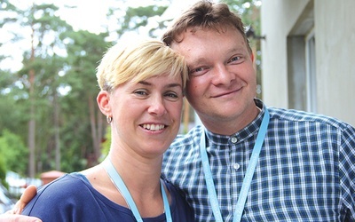 Monika i Krzysztof Herbut, pomysłodawcy i współorganizatorzy Mszy św. dla samotnych, poszukujących z Bożą pomocą przyszłego współmałżonka, które odbywają się w Zielonej Górze.