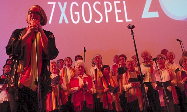 Dzięki Lei powstało aż 10 chórów gospel. Pierwszym był Kraków Gospel Choir. Ostatnio Lea dużo pracuje z seniorami. 