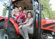 Fascynacja traktorami udziela się całej rodzinie Obałków. 