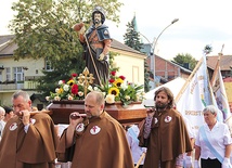 Procesja z figurą św. Jakuba, patrona pielgrzymów.
