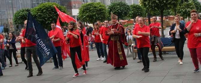 Studniówka Szlachetnej Paczki (cz. II - zumba)