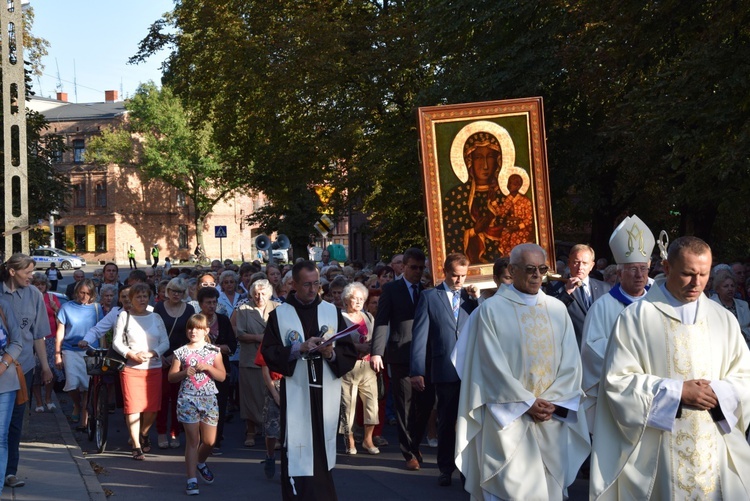 Powitanie ikony MB Częstochowskiej w parafii Wniebowstąpienia Pańskiego w Żyrardowie