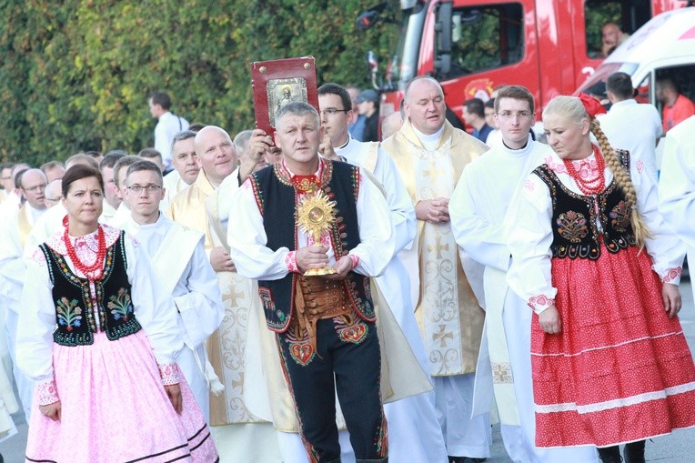 Dziękczynienie w Podegrodziu