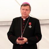 Abp Józef Kupny odznaczony