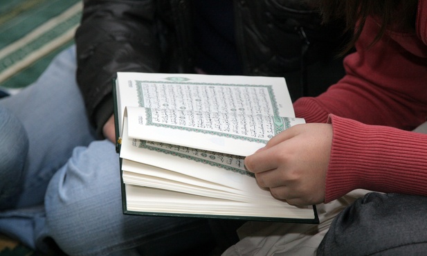 Zapełnią duchową próżnię islamem?