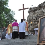 Nabożeństwo ze świecami na Górze Świętej Anny