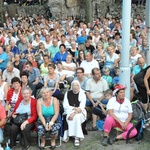 Nabożeństwo ze świecami na Górze Świętej Anny