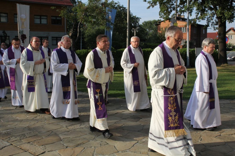 Ostatnie pożegnanie ks. Józefa Strączka w Porąbce - 11 września 2016 r.