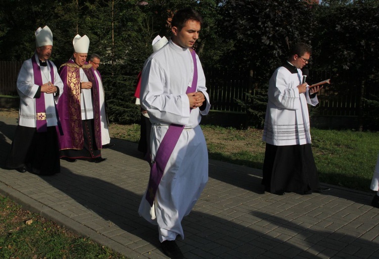 Ostatnie pożegnanie ks. Józefa Strączka w Porąbce - 11 września 2016 r.