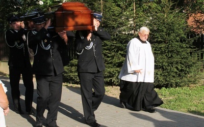 Ostatnie pożegnanie ks. Józefa Strączka w Porąbce - 11 września 2016 r.