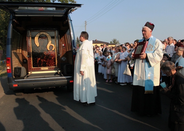 Powitanie ikony MB Częstochowskiej w Szymanowie