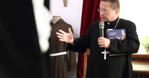 Święty, który odwrócił porządek