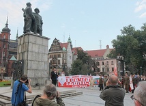 Działania IPN zmierzają też do usunięcia „pomników wyzwolicieli”.