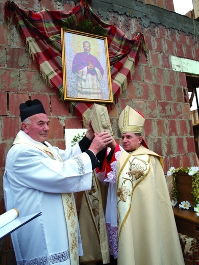 Wilamowice podziękowały ks. prał. Michałowi Bogucie