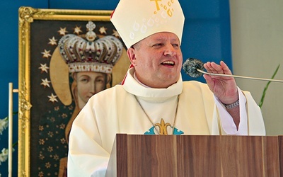 Homilię wygłosił  w Pszowie bp Adam Wodarczyk.