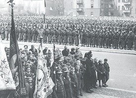 73 pułk piechoty w Katowicach na obchodach święta 3 maja w 1935 r.