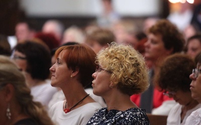 Katechetki podczas Mszy św. inaugurującej nowy rok katechetyczny