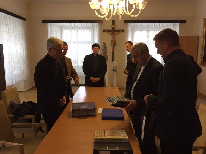 Wizyta abp. Skworca u śląskich kapłanów pracujących w Czechach