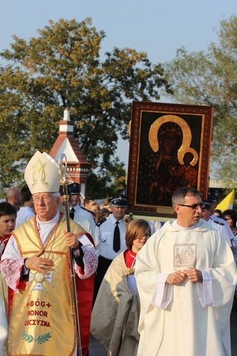 Powitanie ikony MB Częstochowskiej w Miedniewicach