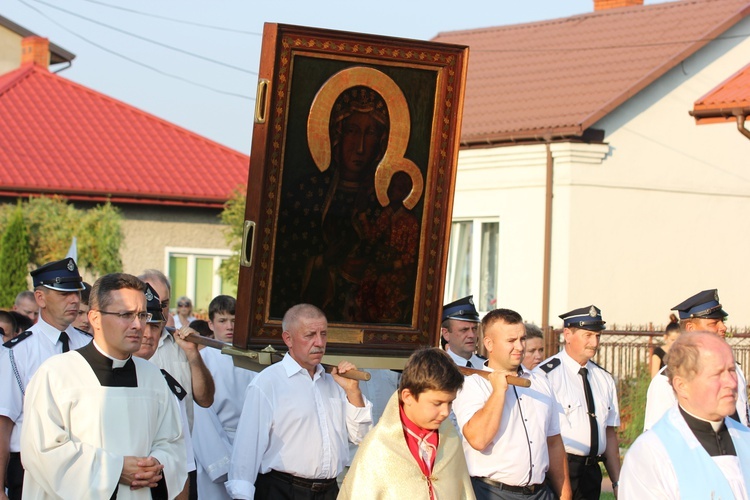 Powitanie ikony MB Częstochowskiej w Miedniewicach