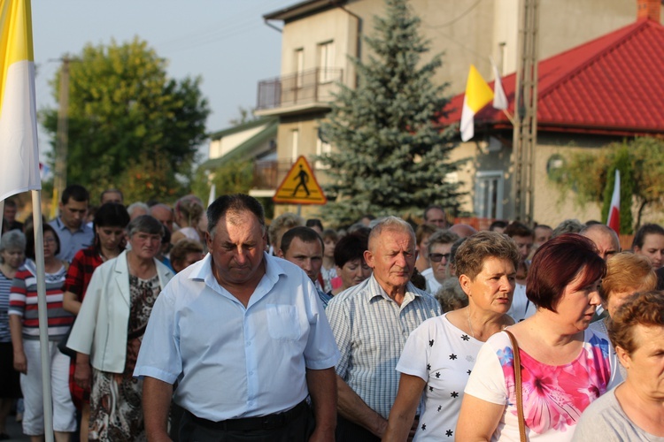 Powitanie ikony MB Częstochowskiej w Miedniewicach