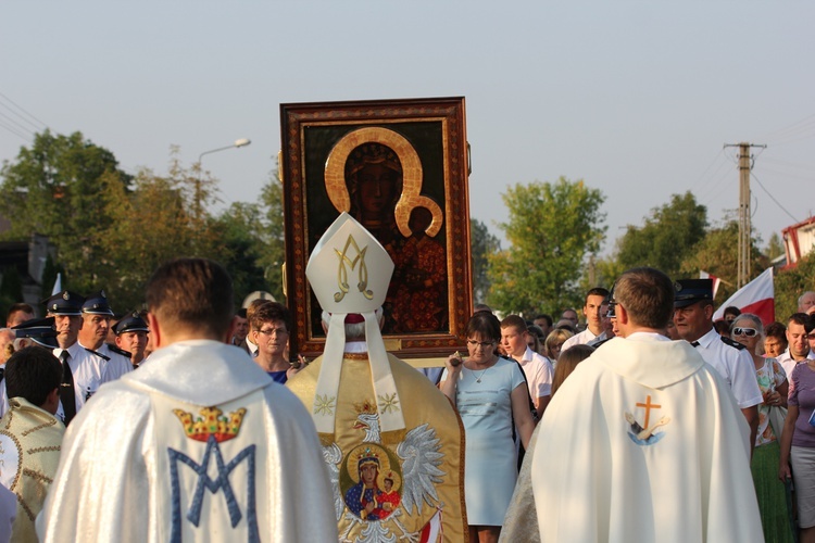 Powitanie ikony MB Częstochowskiej w Miedniewicach