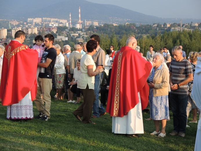 Bielszczanie pod krzyżem na Trzech Lipkach