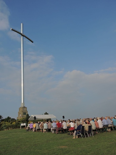 Bielszczanie pod krzyżem na Trzech Lipkach