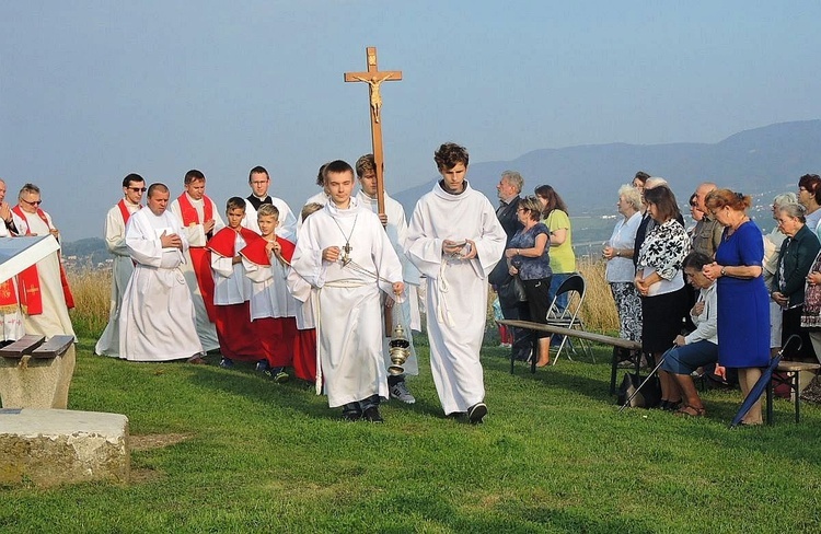 Bielszczanie pod krzyżem na Trzech Lipkach