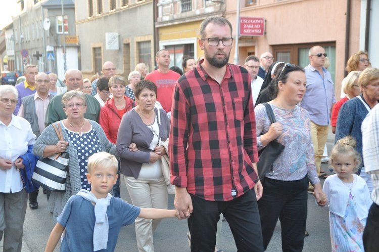 Procesja w kolejną rocznicę darłowskiego tsunami