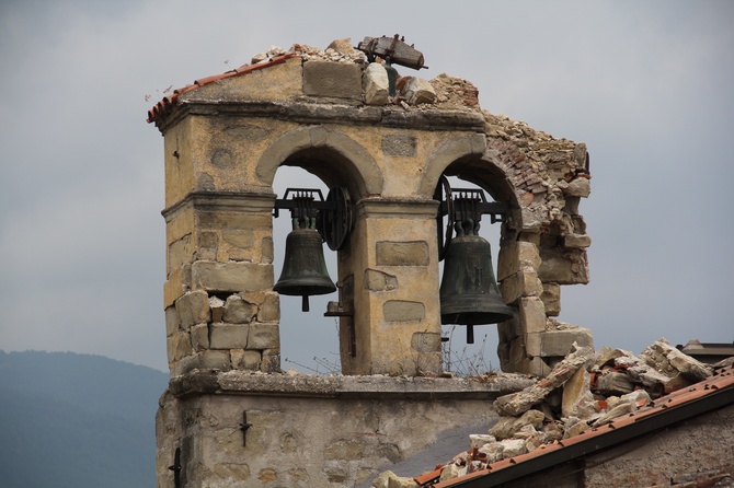 Zniszczone kościoły Accumoli