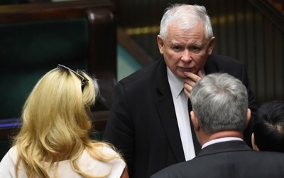 PiS w dół, ale i tak ma więcej niż PO i N razem wzięte