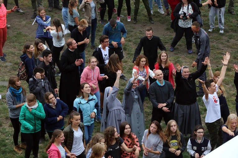 Spotkanie Młodych "W górę serca!" na Ślęży 